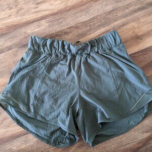 Lululemon Hotty Hot Short HR 4" Seersucker- algae green